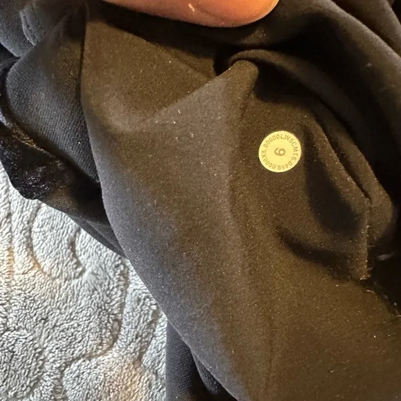 Lululemon On The Fly Jogger W Velvet Trim Size 6 - Picture 5 of 6